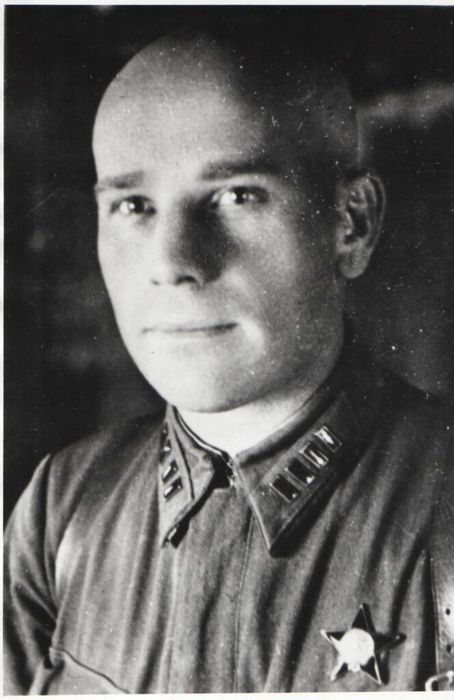 2. Фокин Павел Иванович. Комиссар 280 С.Д. Фото 1941 г..jpg